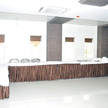 Hotel Dolphin Sambalpur Buitenkant foto