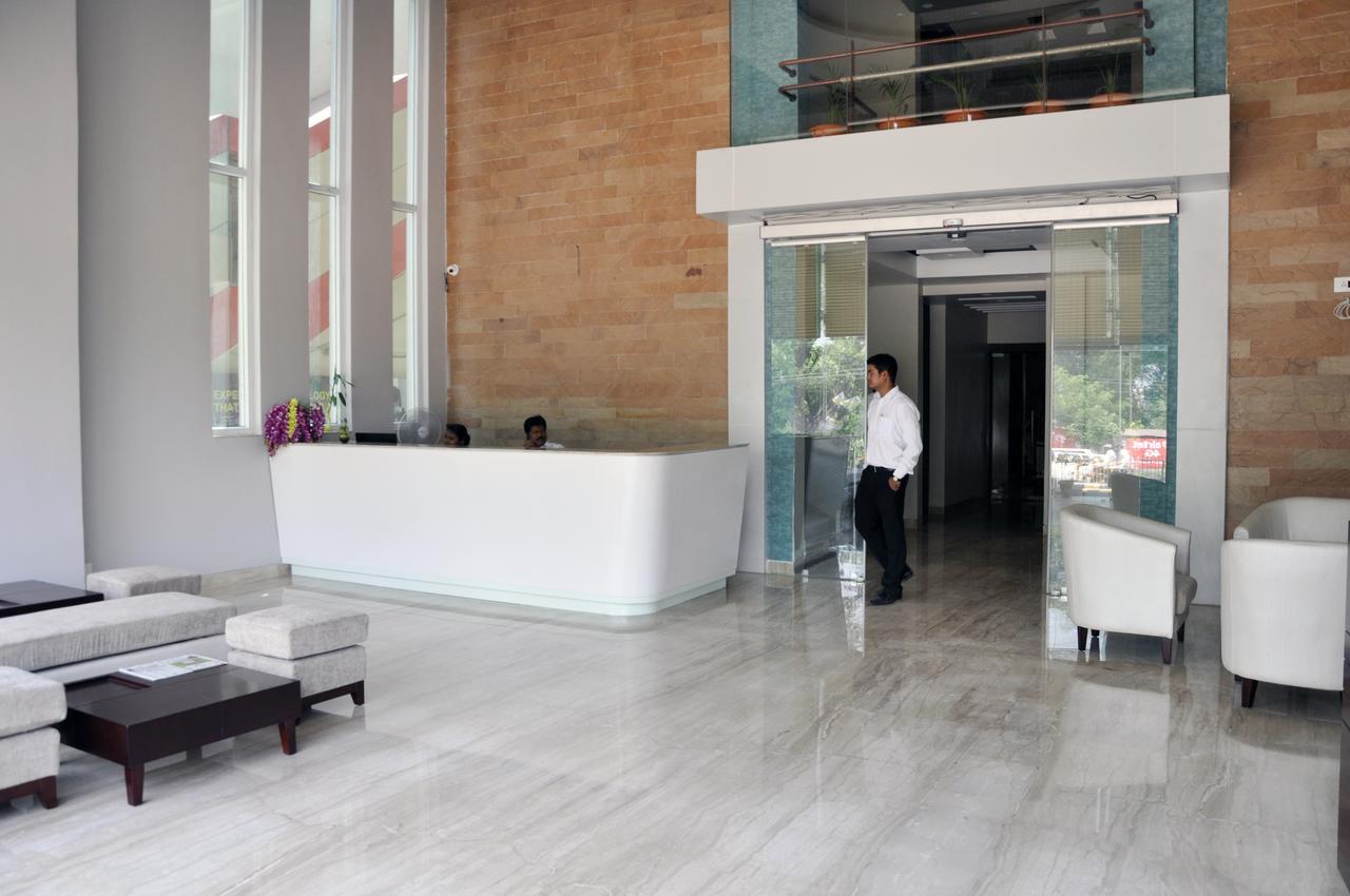 Hotel Dolphin Sambalpur Buitenkant foto